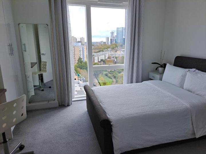 Cozy Double Room With Large En Suite Near Canary Wharf London With Amazing Views In A Shared Apartment Londres Exterior foto