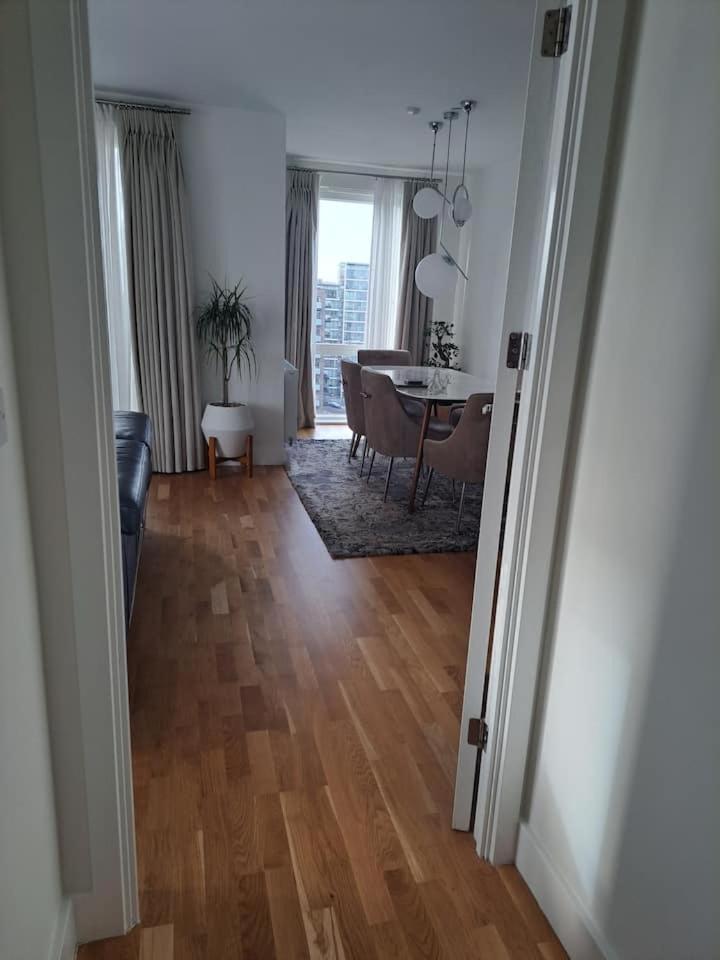 Cozy Double Room With Large En Suite Near Canary Wharf London With Amazing Views In A Shared Apartment Londres Exterior foto