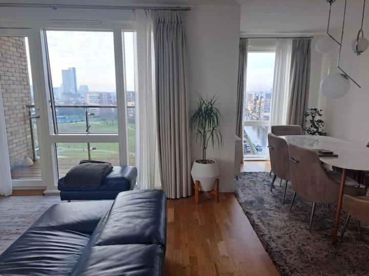 Cozy Double Room With Large En Suite Near Canary Wharf London With Amazing Views In A Shared Apartment Londres Exterior foto