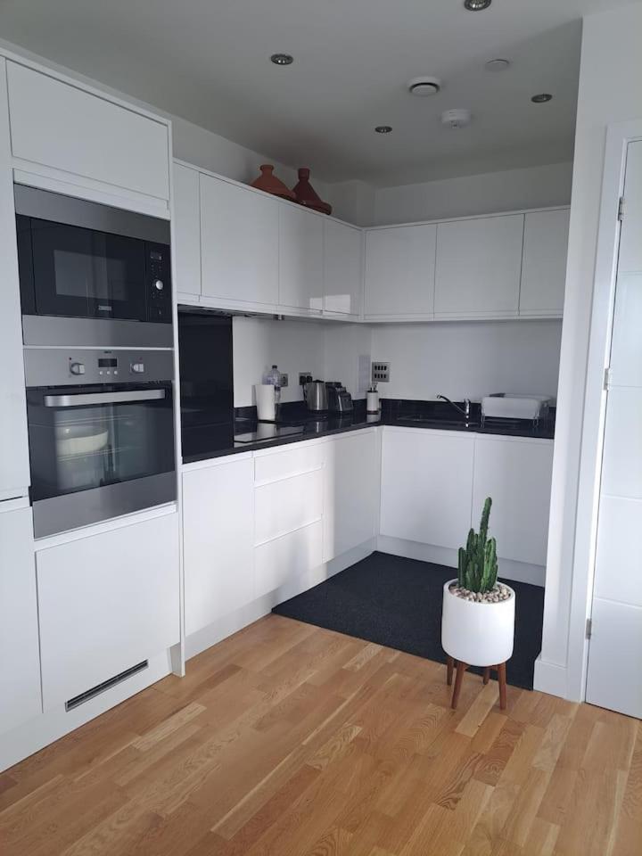 Cozy Double Room With Large En Suite Near Canary Wharf London With Amazing Views In A Shared Apartment Londres Exterior foto